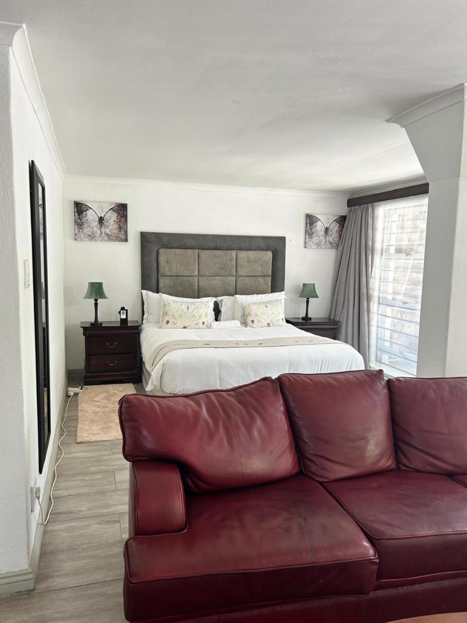 Calla Lily Guesthouse Mbombela ภายนอก รูปภาพ