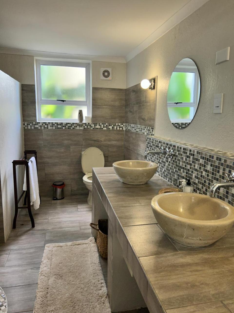 Calla Lily Guesthouse Mbombela ภายนอก รูปภาพ