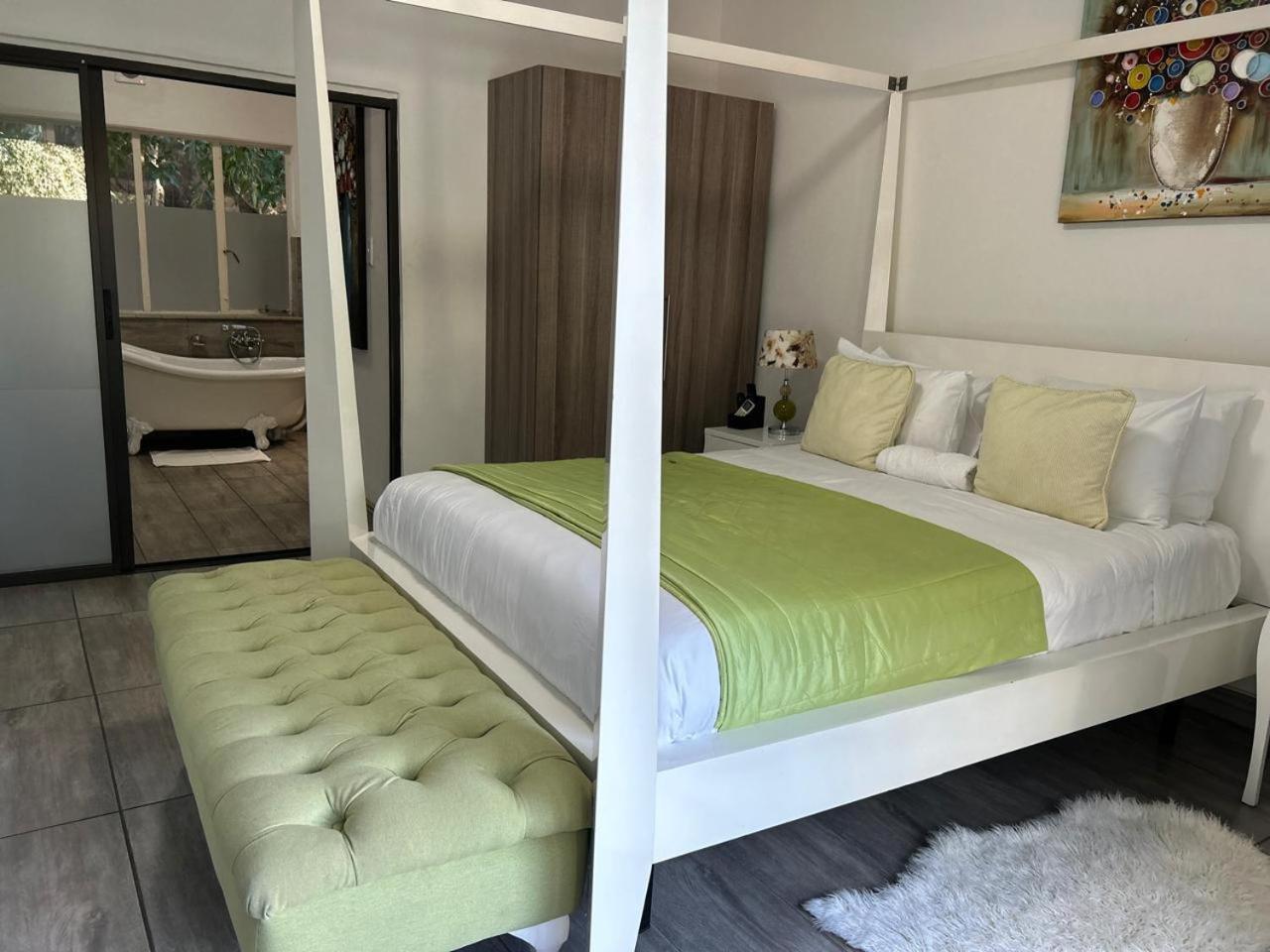 Calla Lily Guesthouse Mbombela ภายนอก รูปภาพ