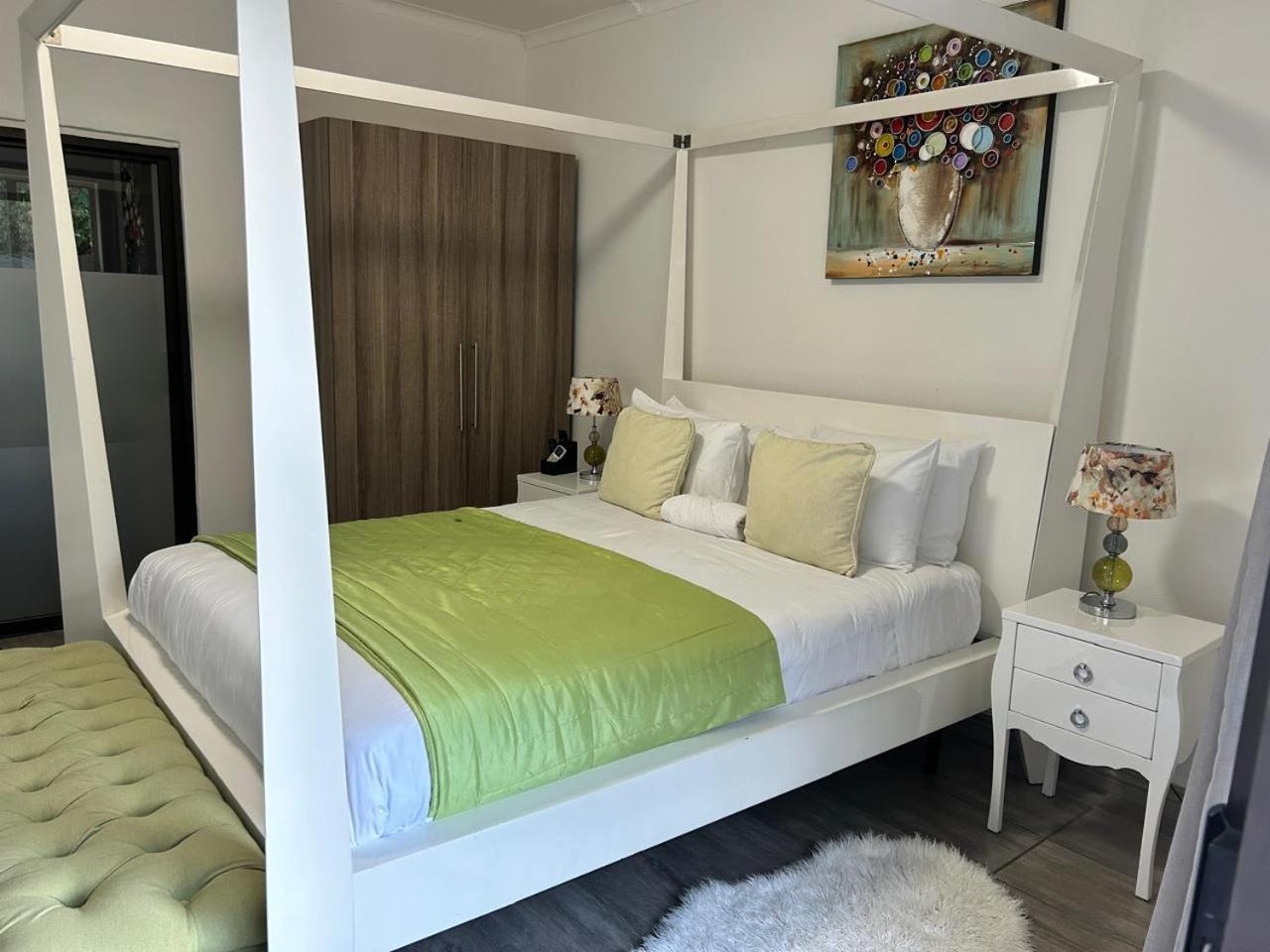 Calla Lily Guesthouse Mbombela ภายนอก รูปภาพ