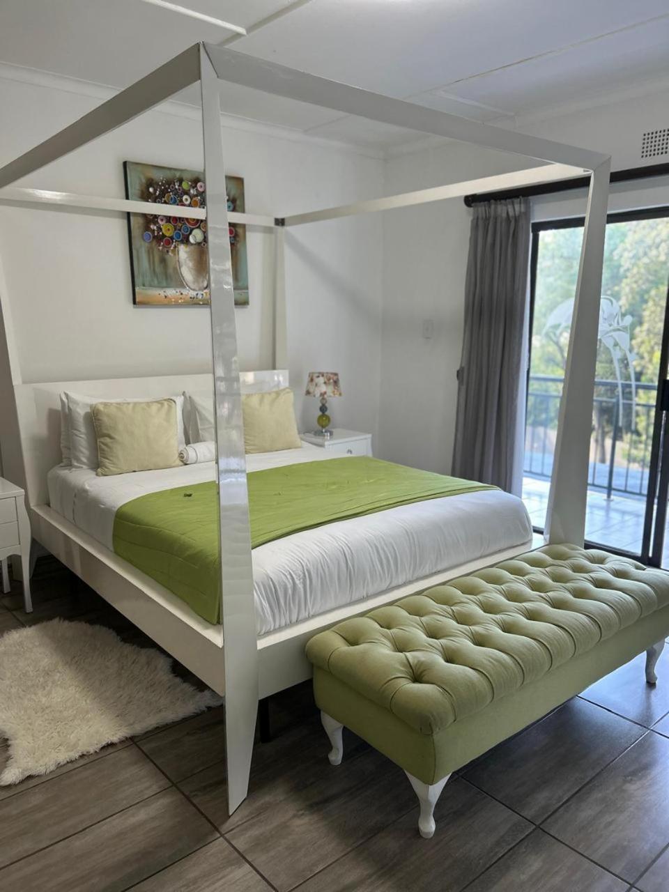 Calla Lily Guesthouse Mbombela ภายนอก รูปภาพ