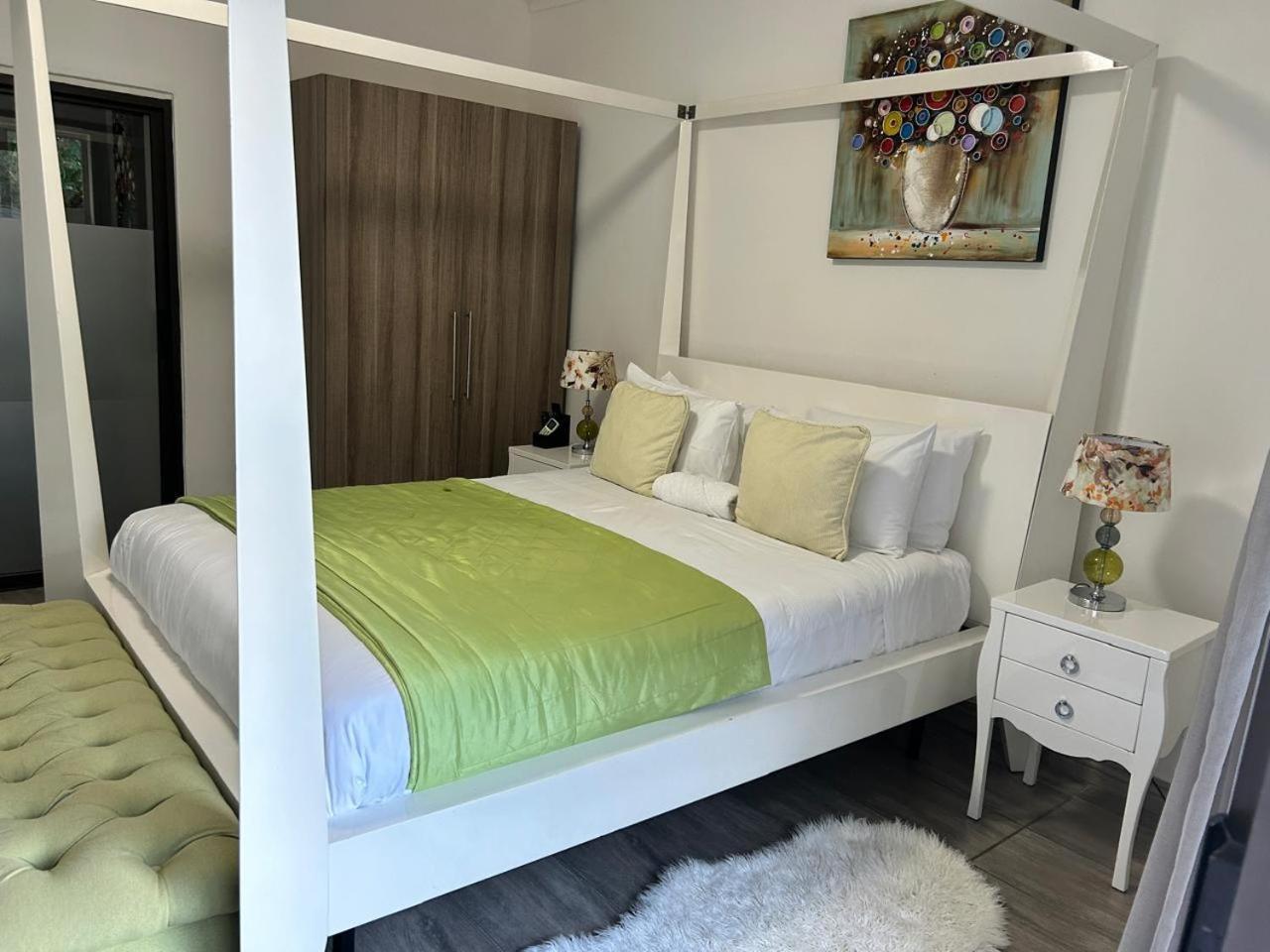 Calla Lily Guesthouse Mbombela ภายนอก รูปภาพ