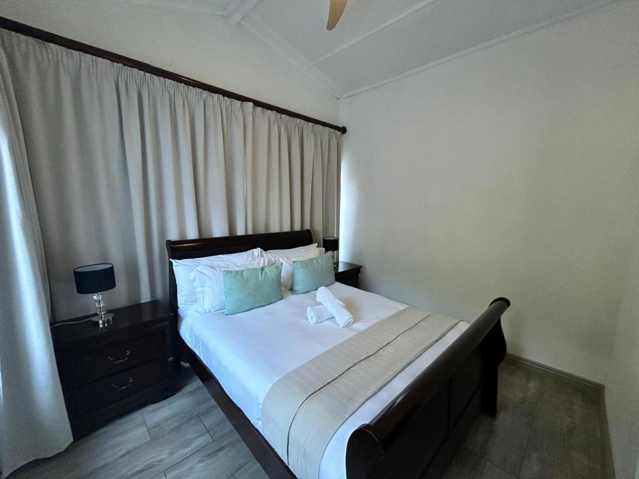 Calla Lily Guesthouse Mbombela ภายนอก รูปภาพ