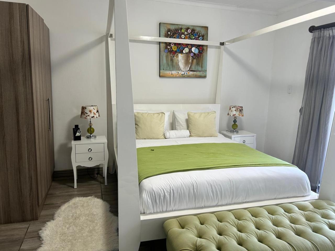 Calla Lily Guesthouse Mbombela ภายนอก รูปภาพ