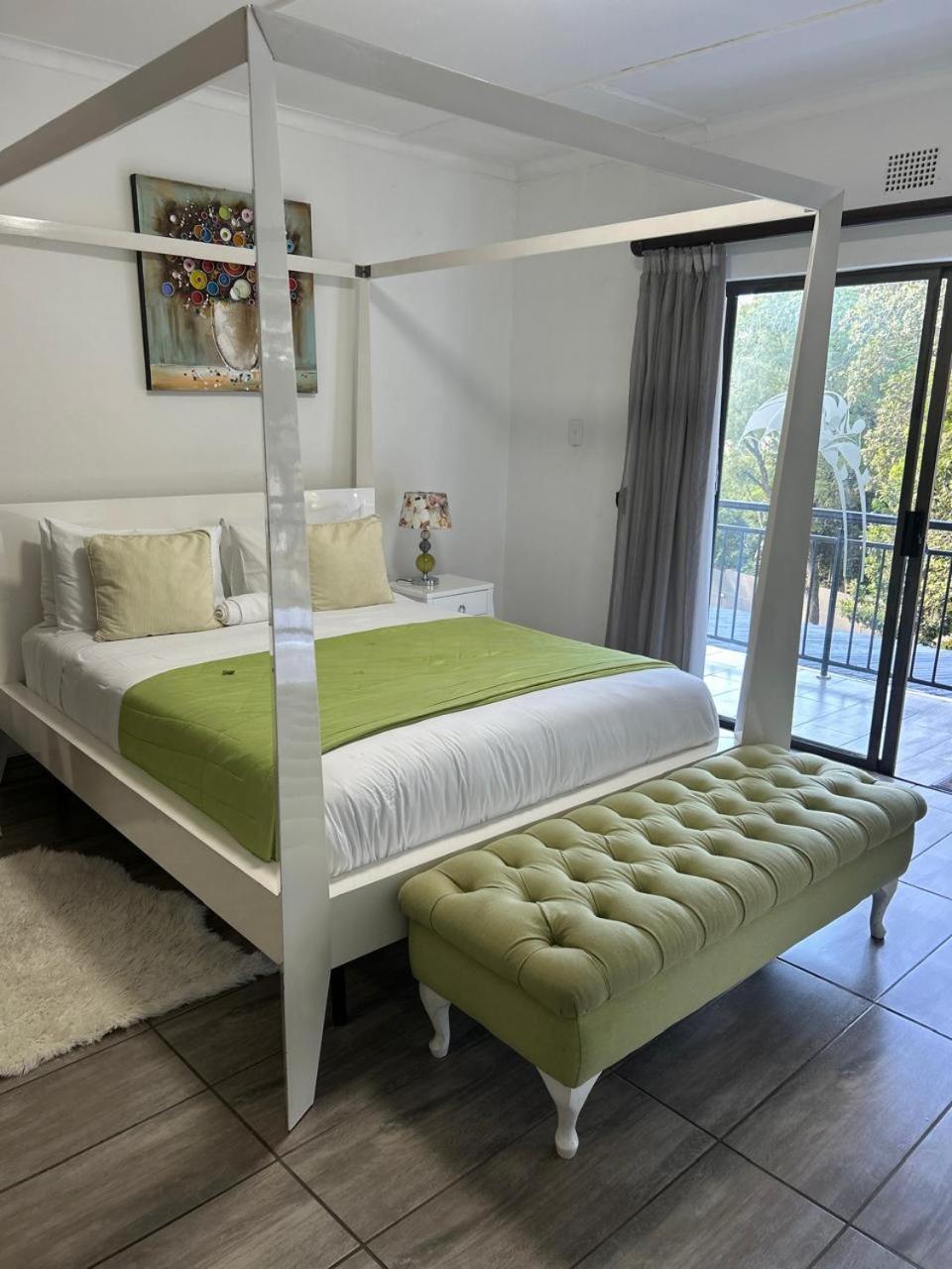 Calla Lily Guesthouse Mbombela ภายนอก รูปภาพ