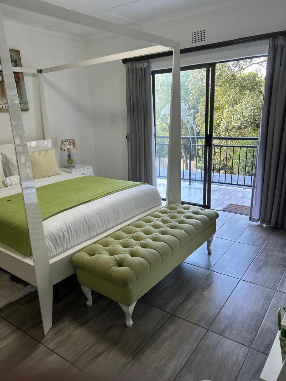 Calla Lily Guesthouse Mbombela ภายนอก รูปภาพ